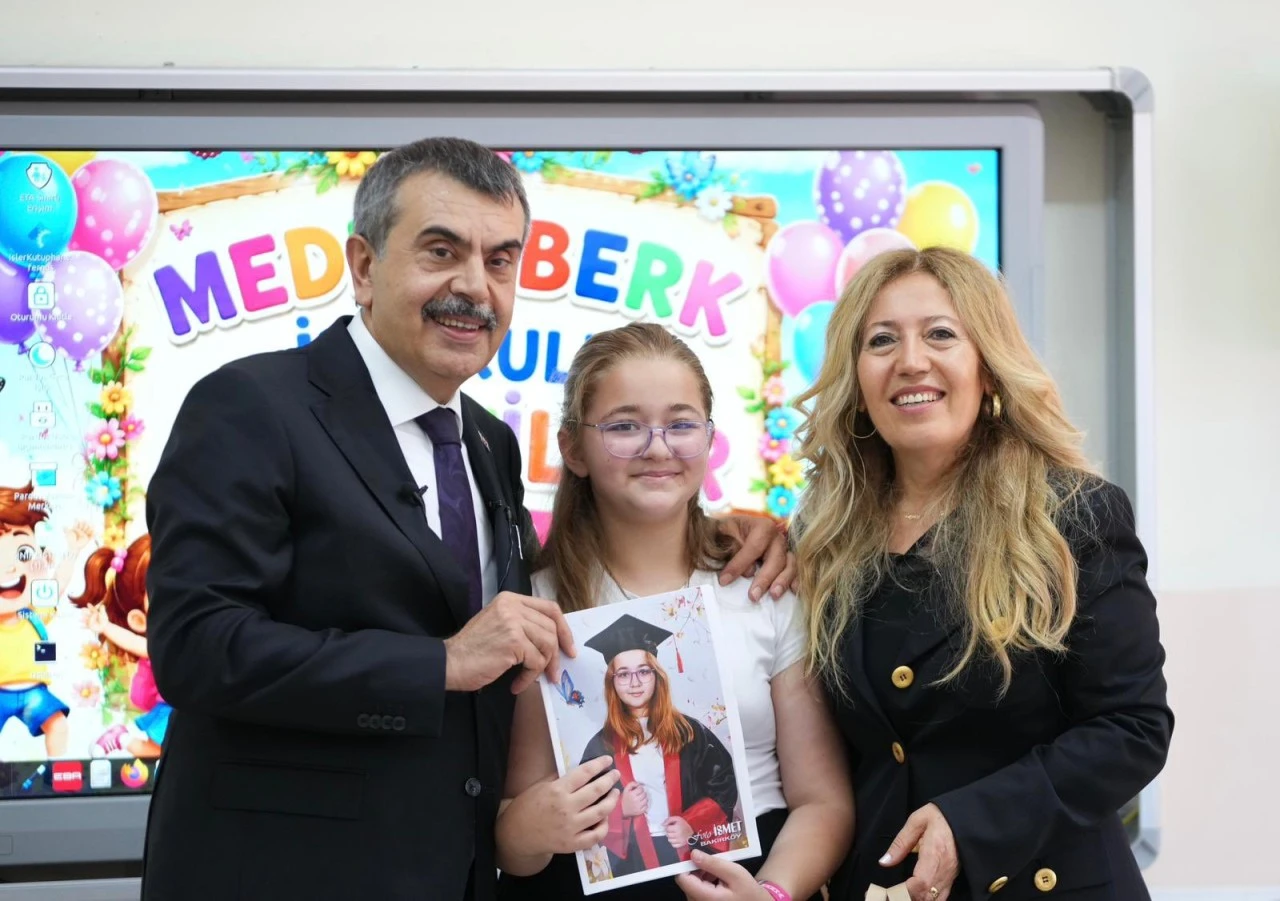 Bakan Tekin'den milyonlara tatil mesajı