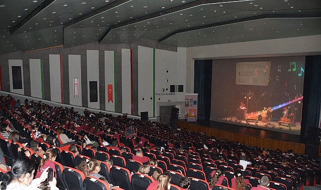 1. Lefkoşa &Ccedil;ocuk Tiyatrosu Şenliği &ldquo;Sesler &Uuml;lkesi&rdquo; Oyunuyla Başladı