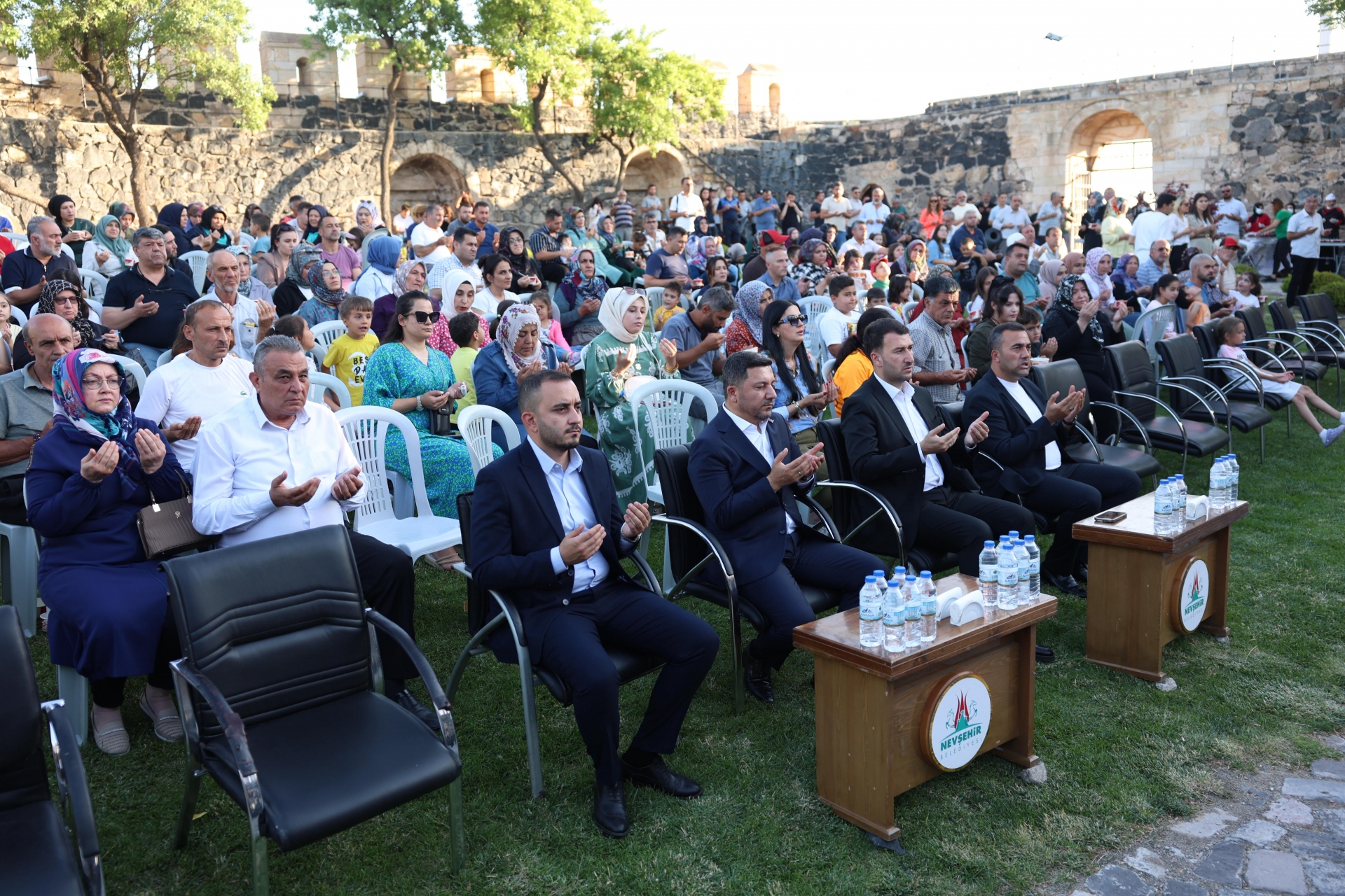 Nevşehir Kalesi'nde Aşure Bereketi