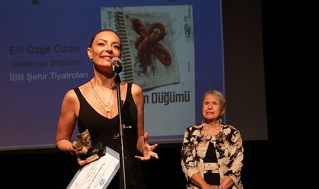 11. Ekin Yazın Dostları Tiyatro &Ouml;d&uuml;lleri&rsquo;nde Şehir Tiyatroları&rsquo;na 3 &Ouml;d&uuml;l
