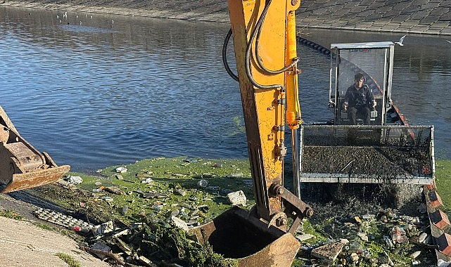 12 metrek&uuml;p atık denize ulaşmadan toplandı
