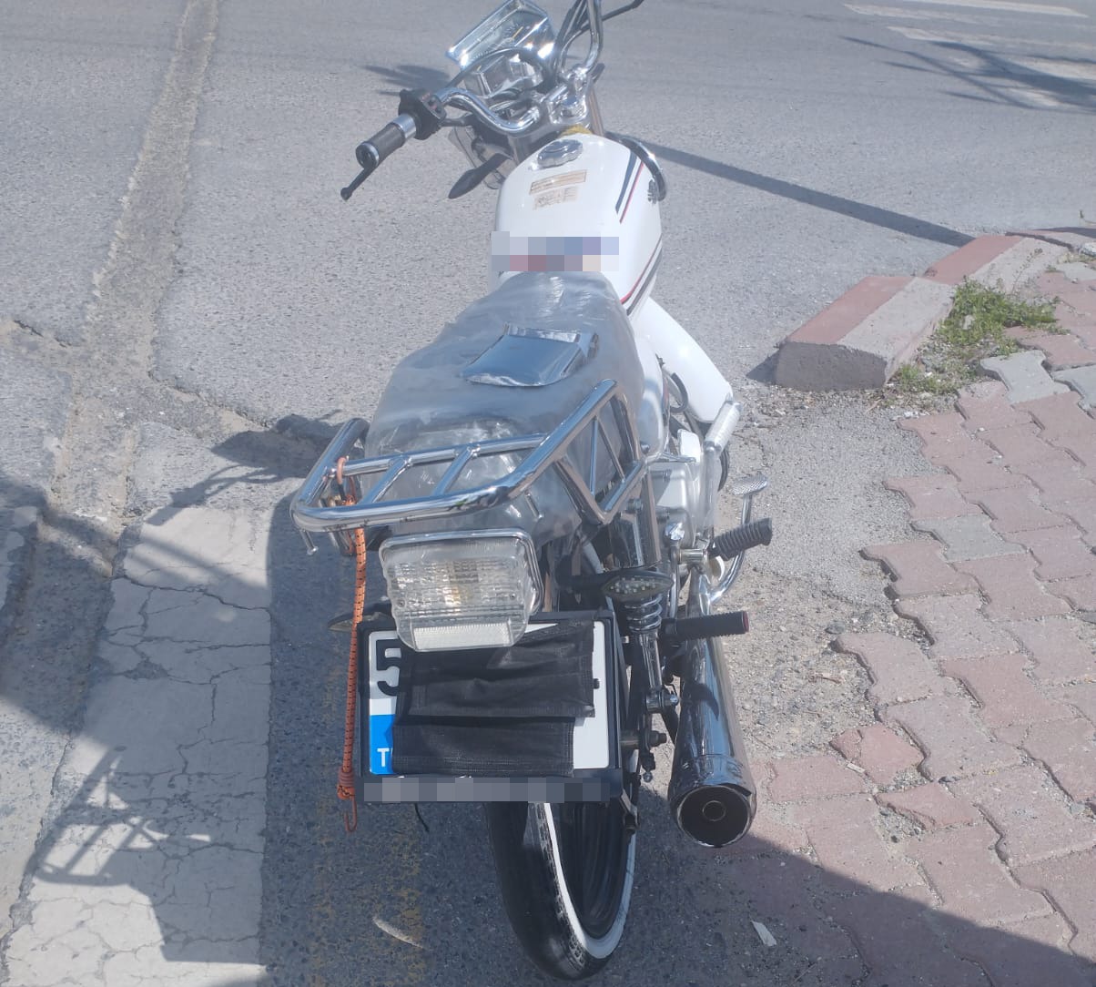 Motosiklet Plakasına Maske Takmak Pahalıya Patladı