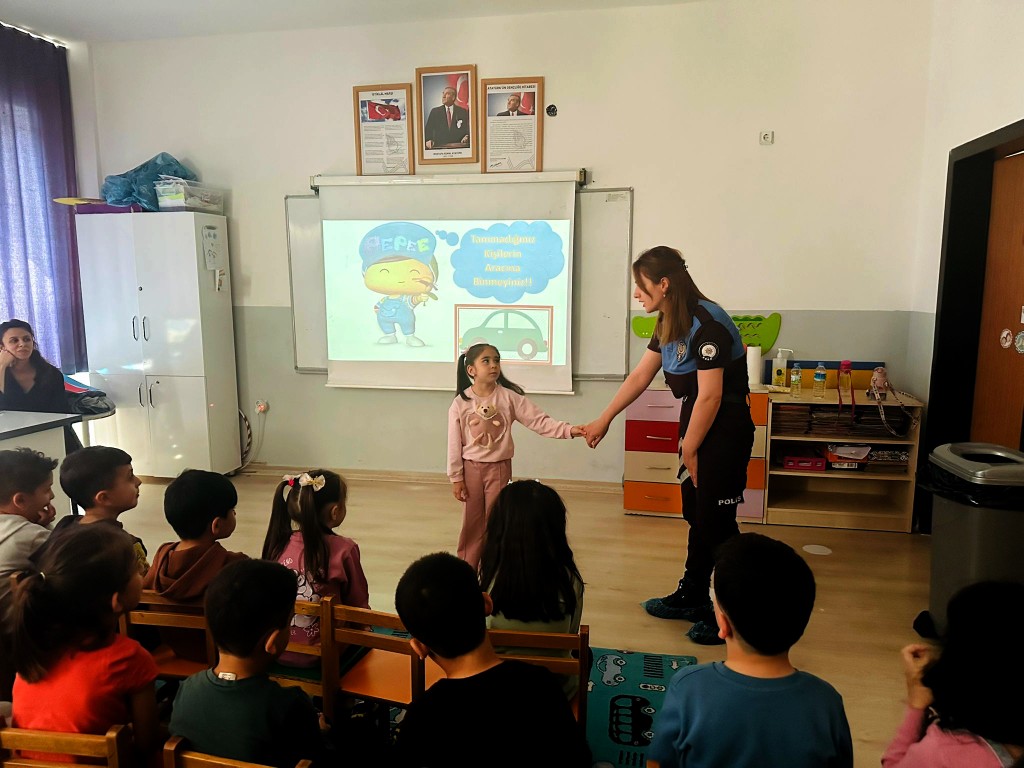 Nevşehir'de Miniklere Polislik Mesleği ve G&uuml;venlik Eğitimi