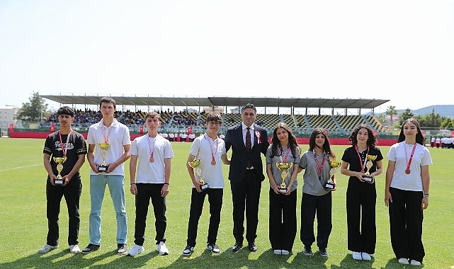 19 Mayıs Atat&uuml;rk&rsquo;&uuml; Anma, Gen&ccedil;lik ve Spor Bayramı Aliağa&rsquo;da Coşkuyla Kutlandı