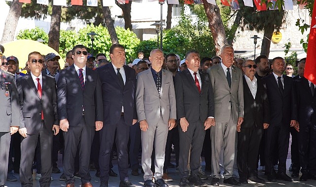 19 Mayıs Atat&uuml;rk'&uuml; anma ve Gen&ccedil;lik Spor Bayramı &ccedil;oşkuyla kutlandı