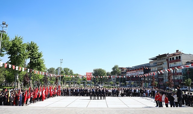 19 Mayıs İneg&ouml;l&rsquo;de Coşkuyla Kutlandı