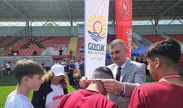 19 Mayıs turnuvalarında dereceye giren okullar &ouml;d&uuml;llendirildi