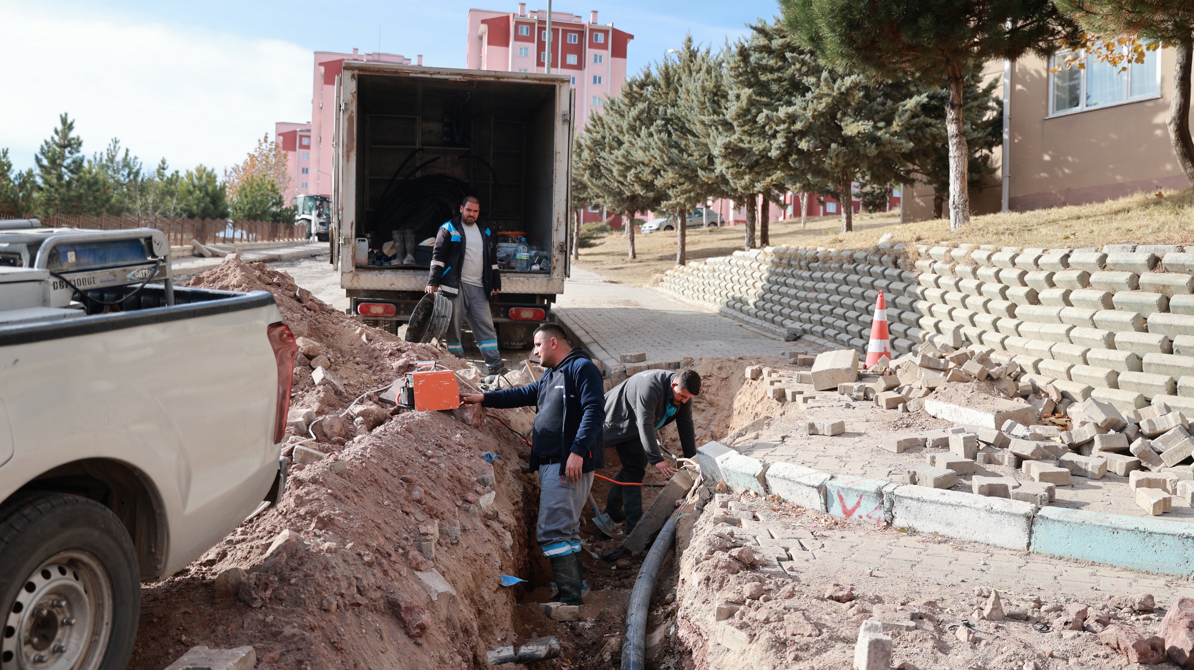 BEKDİK MAHALLESİ TOKİ 2. ETAP B&Ouml;LGESİNDE YENİLENEN İ&Ccedil;ME SUYU HATTI DEVREYE ALINDI