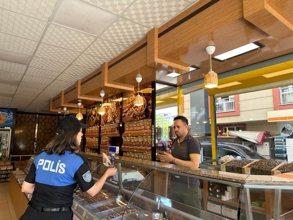 Nevşehir Polisi Esnafı Dolandırıcılığa Karşı Uyardı