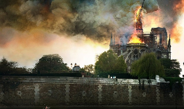 2 B&ouml;l&uuml;ml&uuml;k Seri&nbsp;  &lsquo;Notre Dame: K&uuml;llerinden Doğan Tarih&rsquo;&nbsp;