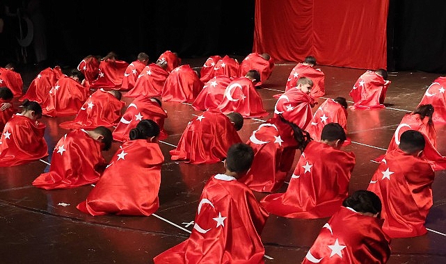 208 &ouml;ğrenci kep fırlatıp mezun oldu