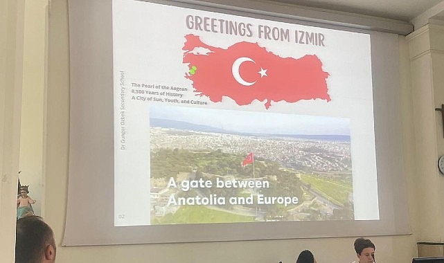 23 Nisan Coşkusu Avrupa&rsquo;ya Taştı: İzmirli &Ouml;ğrencilerden Anlamlı Kutlama