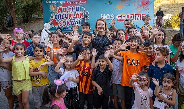 23 Nisan coşkusu Konak&rsquo;tan yayılacak