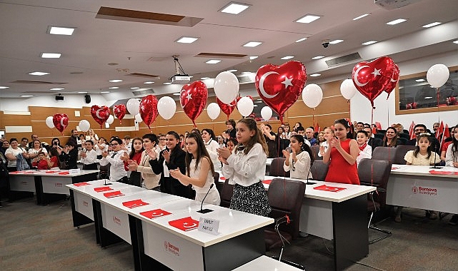 23 Nisan ruhu Bornova&rsquo;da &ccedil;ocukların sesiyle y&uuml;kseldi