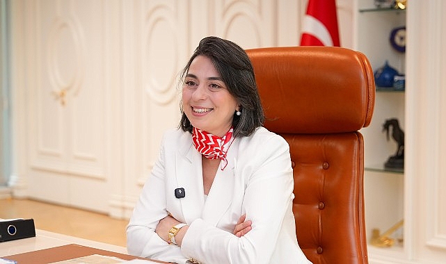 23 Nisan Ulusal Egemenlik ve &Ccedil;ocuk Bayramı dolayısıyla &ouml;ğrenciler &Uuml;sk&uuml;dar Belediye Başkanı Sinem Dedetaş&rsquo;ı ziyaret etti.