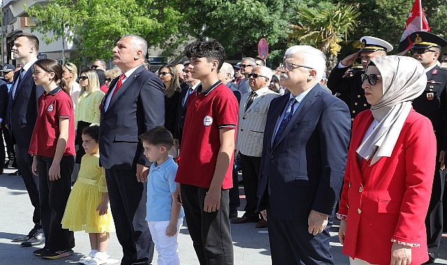 23 Nisan Ulusal Egemenlik ve &Ccedil;ocuk Bayramının 105.Yılı Burhaniye&rsquo;de coşku ile kutlandı.