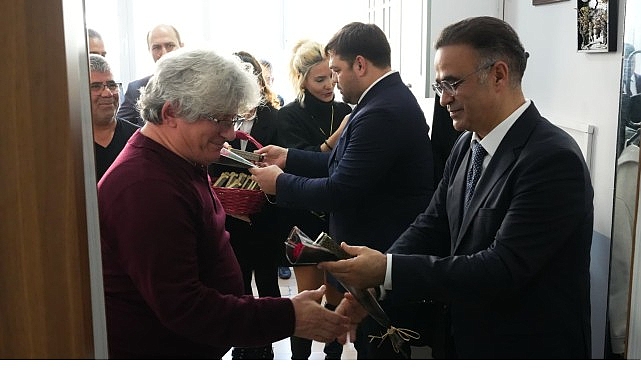 24 Kasım&rsquo;ın En Anlamlı Dersi: İl M&uuml;d&uuml;r&uuml; Dr. &Ouml;mer Yahşi, &Ouml;ğretmenlik Ruhunu Sınıfta Yaşattı