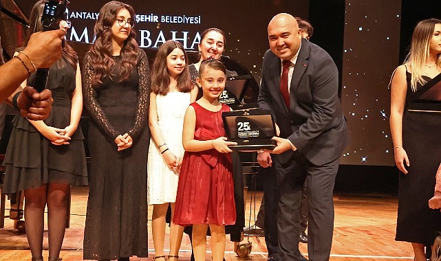 25. Uluslararası Antalya Piyano Festivali&rsquo;nde gen&ccedil; yetenekler sahne aldı