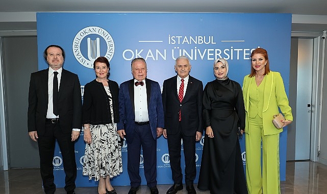 3 yıld&ouml;n&uuml;m&uuml; aynı gecede kutlandı!