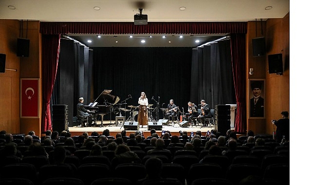 33. Adalet ve Demokrasi Haftası Fide K&ouml;ksal Konseriyle Sona Erdi