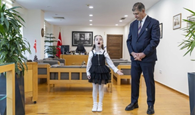 4 yaşından beri İstiklal Marşı&rsquo;nı ezbere okuyor