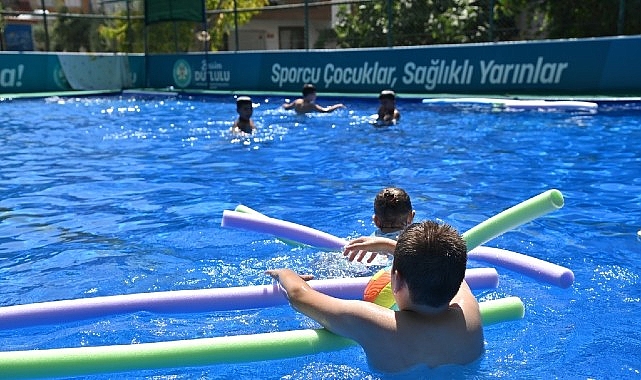 6 Binden Fazla &Ouml;ğrenci Yazı Havuzlarda Ge&ccedil;irdi