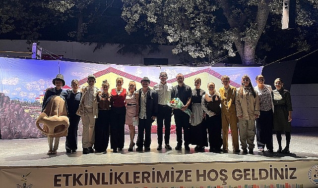 6. Burhaniye Kitap Fuarı'nda dolu dolu d&ouml;rd&uuml;nc&uuml; g&uuml;n