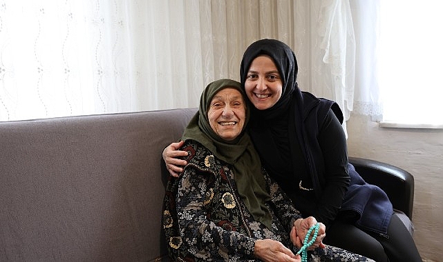 92 Yaşındaki Neriman Teyze&rsquo;ye Duygu Dolu Doğum G&uuml;n&uuml; S&uuml;rprizi