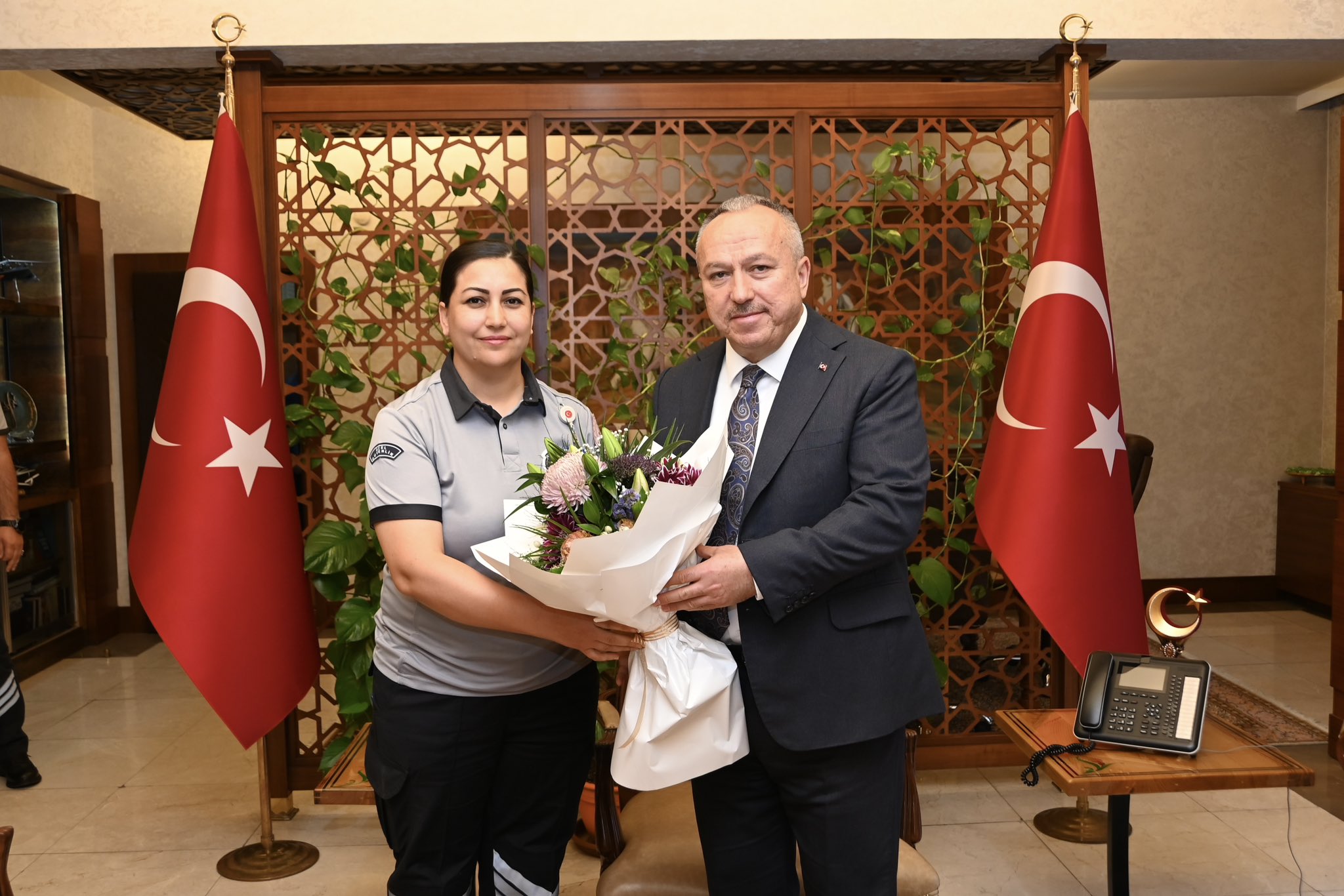 Vali Fidan'dan &Ouml;zel G&uuml;venlik Haftası Kutlaması