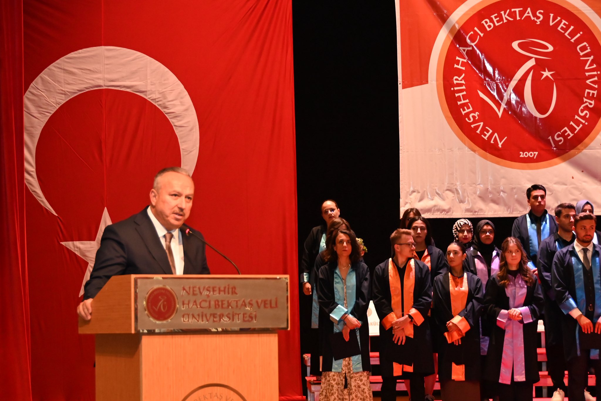 Vali Fidan'dan Mezunlara "Yolunuz A&ccedil;ık Olsun" Mesajı