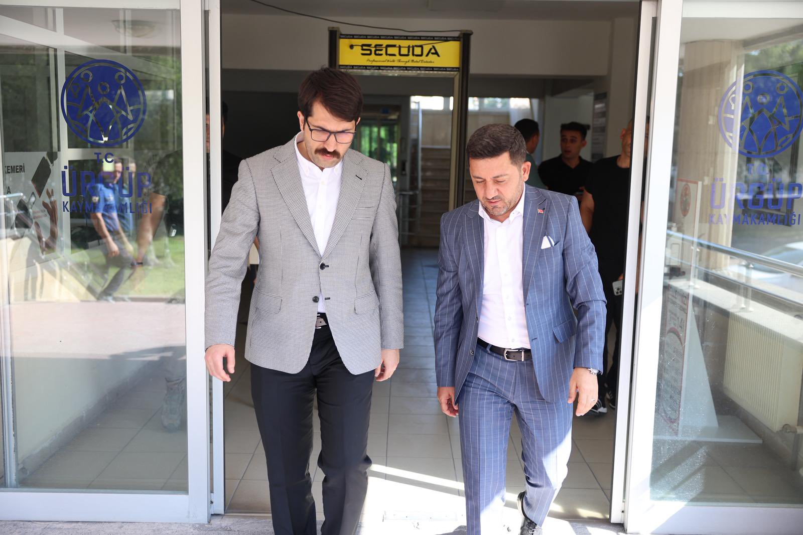 Başkan Arı'dan Kaymakam Coşkun ve Başkan Bul'a Tebrik
