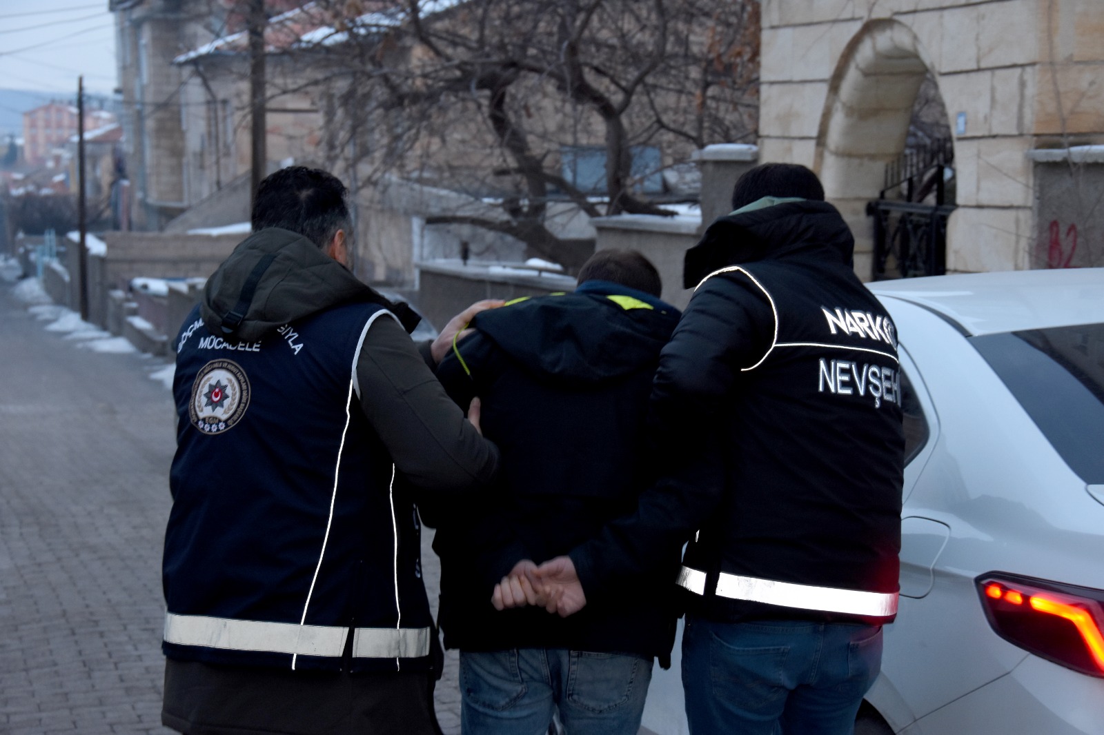 Nevşehir ve &Uuml;rg&uuml;p&rsquo;te Eş Zamanlı Narkotik Baskını