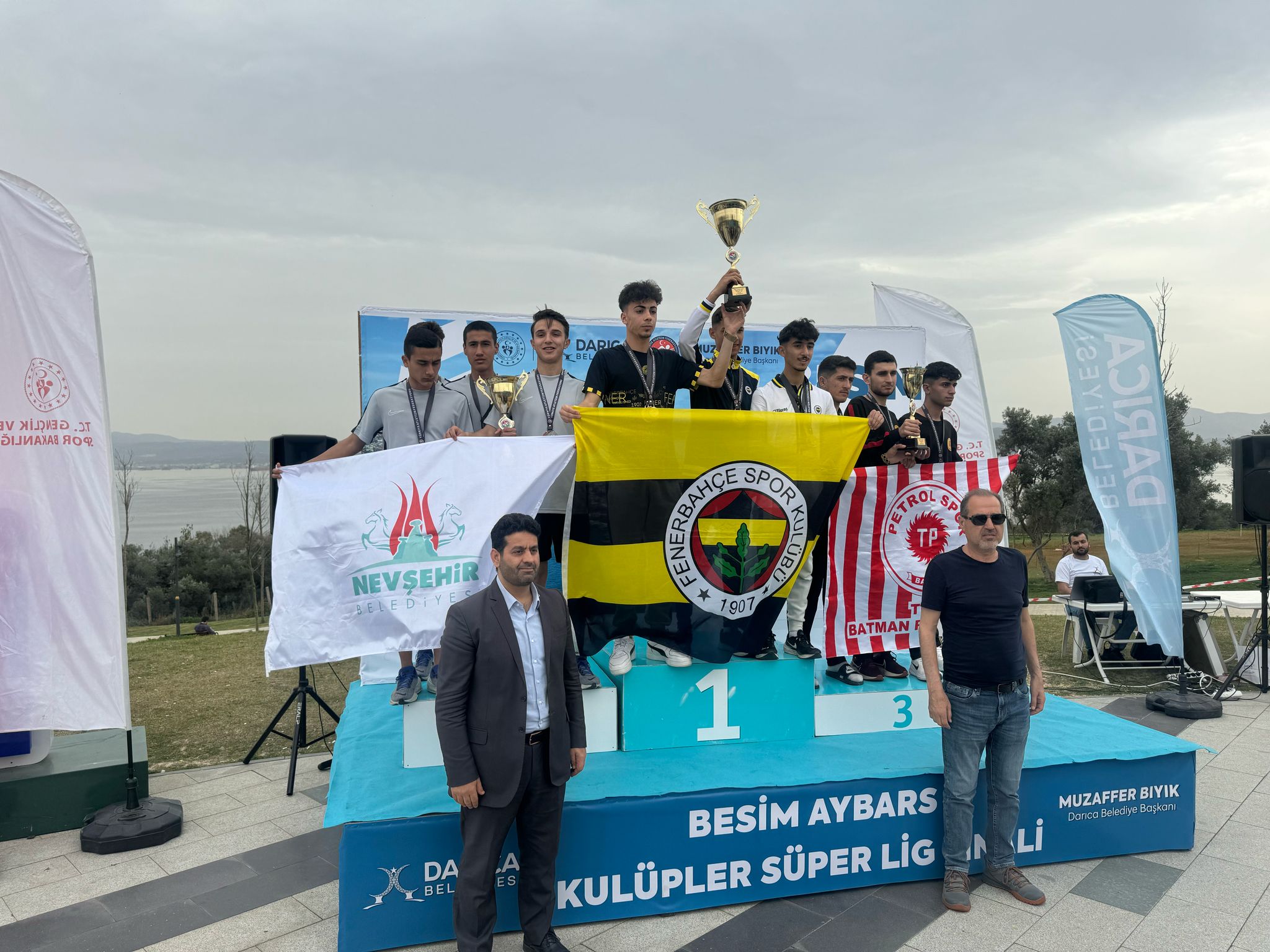 Saliha Erdim ile &ldquo;Aile ve Aile&rsquo;nin Toplumdaki Yeri&rdquo; S&ouml;yleşisinde Salon Doldu Taştı