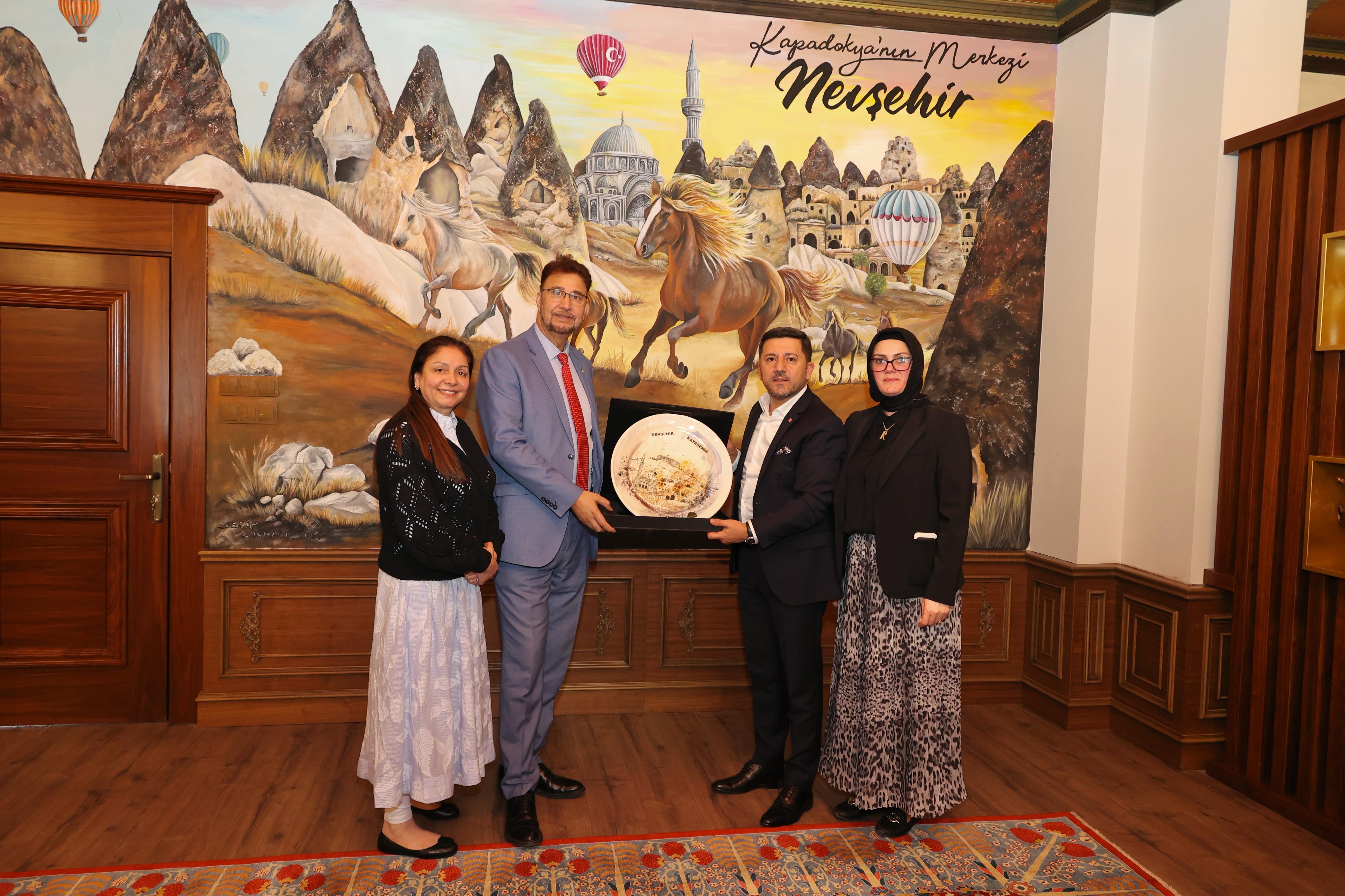 Başkan Rasim Arı, İngiliz Parlamenter Afzal Khan&rsquo;ı Ağırladı