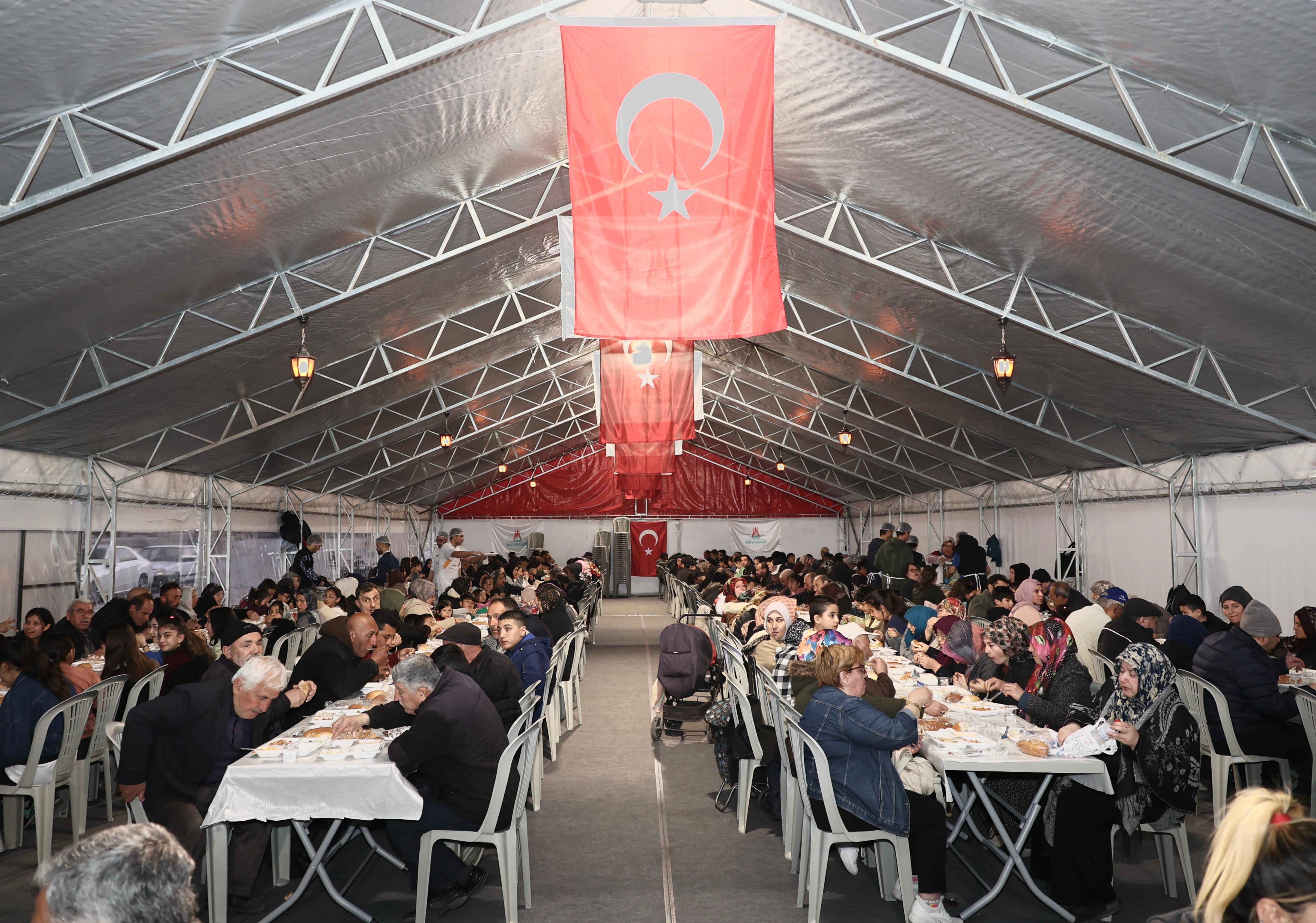 Başkan Arı&rsquo;dan Fener Alayı Y&uuml;r&uuml;y&uuml;ş&uuml;ne Davet