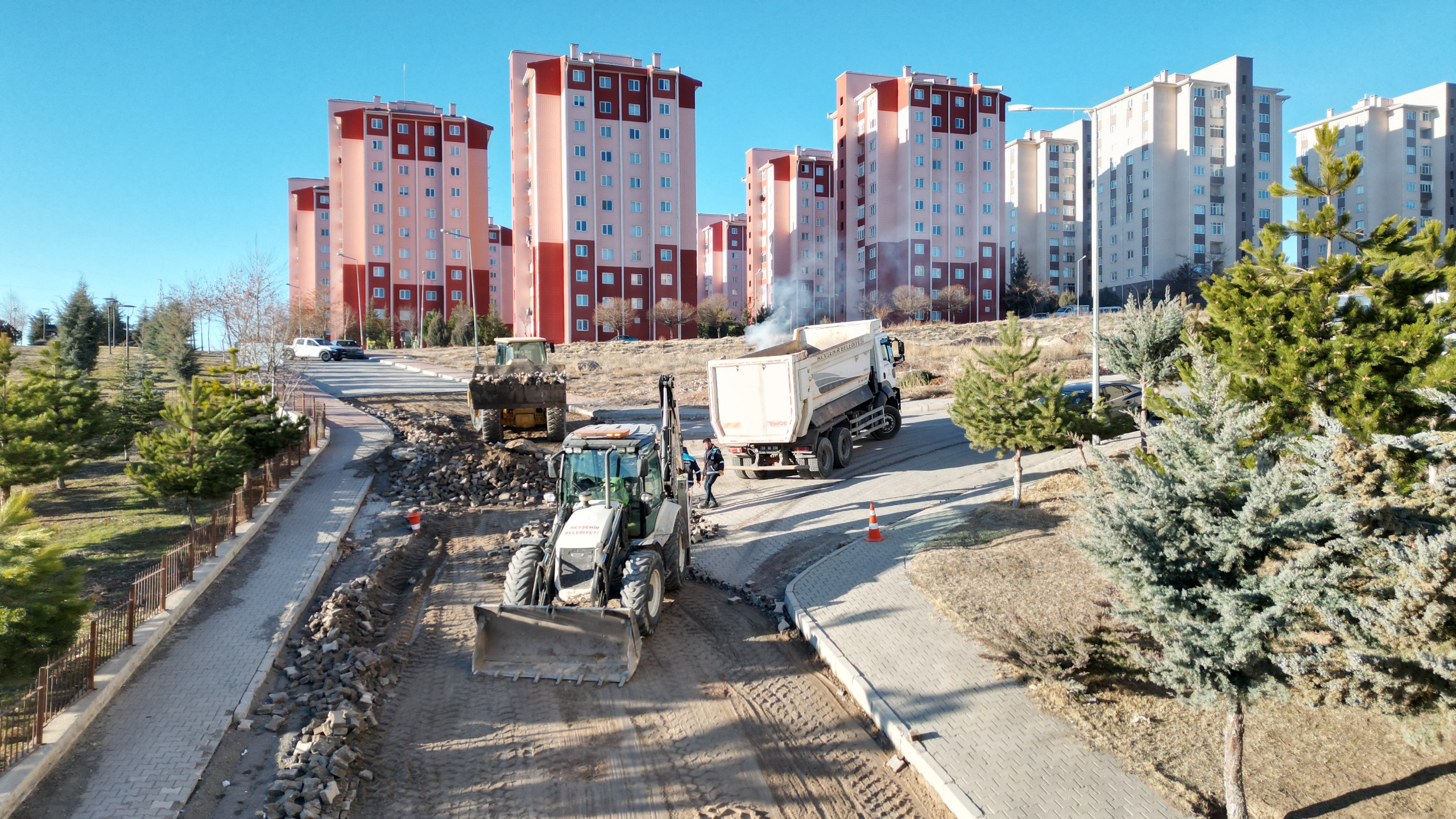 Bekdik Mahallesinde Yol Yenileme &Ccedil;alışmaları!