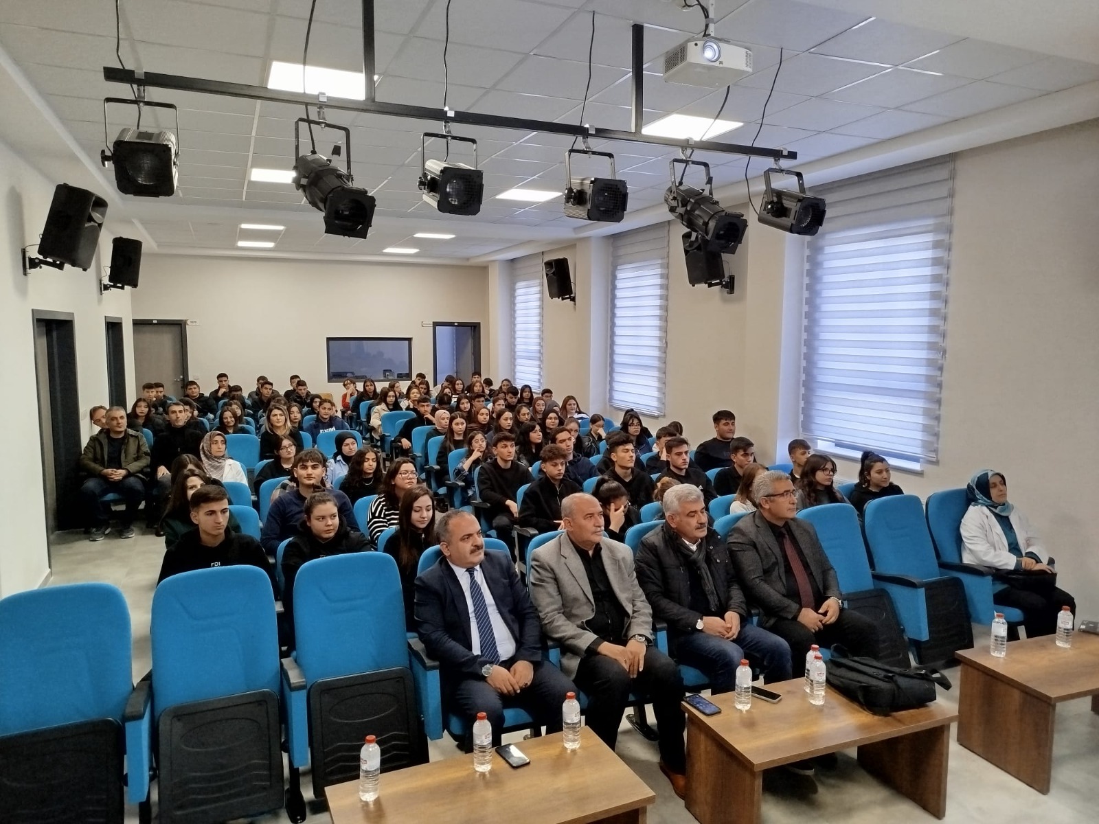 "DİLİMİZİN ZENGİNLİKLERİ PROJESİ" NEVŞEHİR'DE FARKLI ETKİNLİKLERLE VERİMLİ BİR ŞEKİLDE S&Uuml;RD&Uuml;R&Uuml;L&Uuml;YOR.