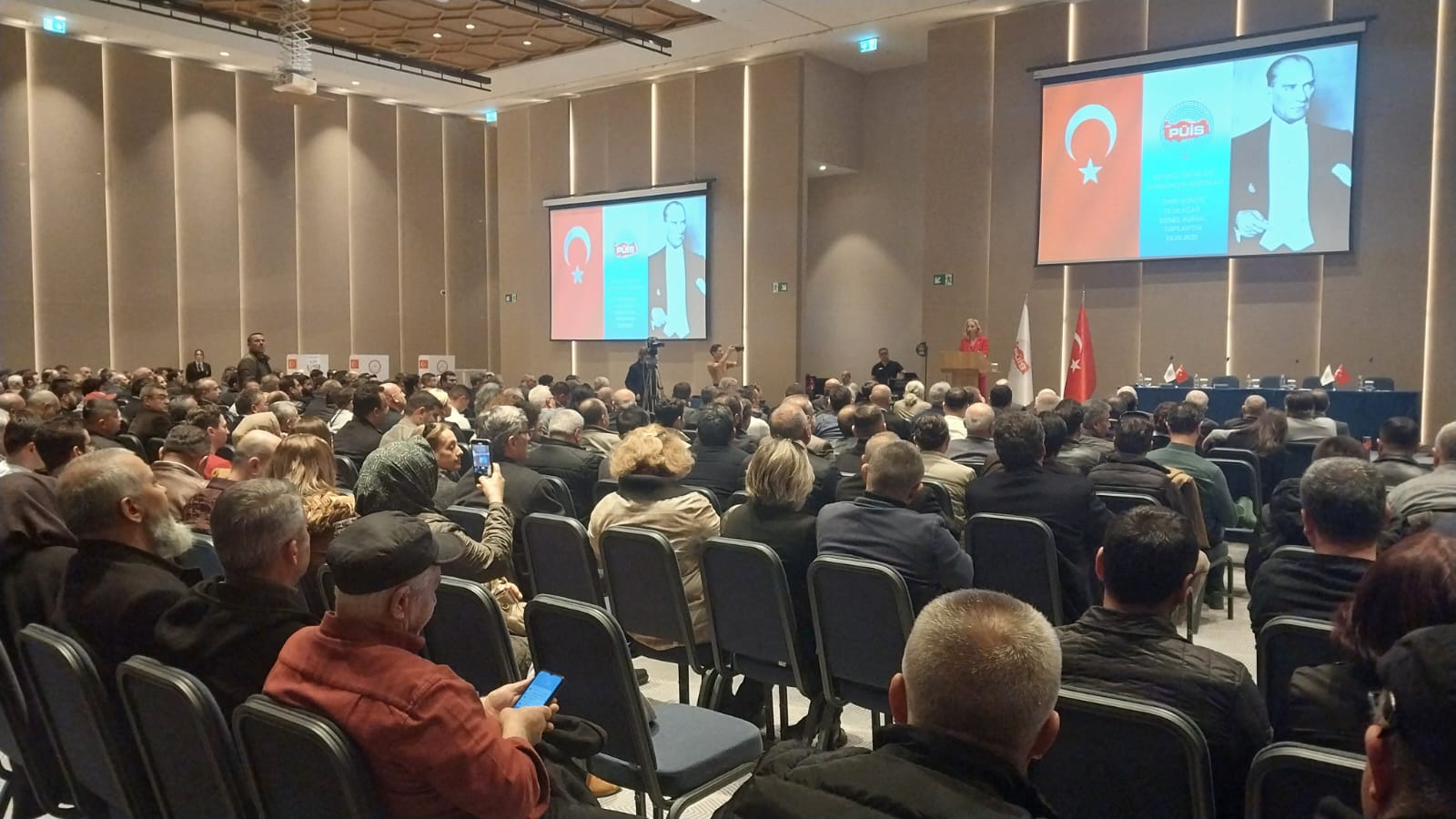 P&Uuml;İS Genel Başkan Yardımcısı Musa Ertaş, İzmir Şubesi Olağan Genel Kurulu&rsquo;nda Divan Başkanlığına Se&ccedil;ildi