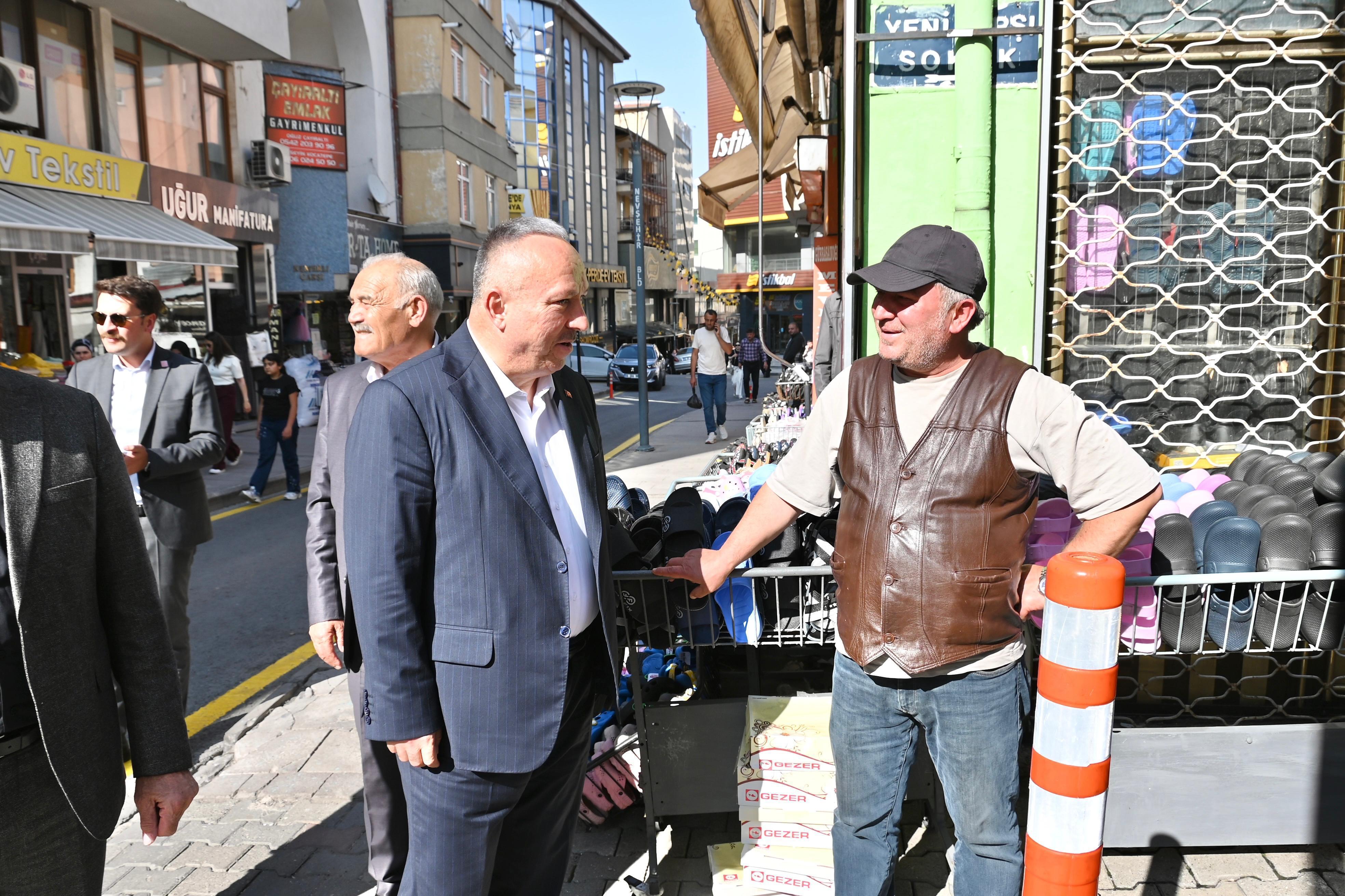 Nevşehir Valisi Esnafla Buluştu