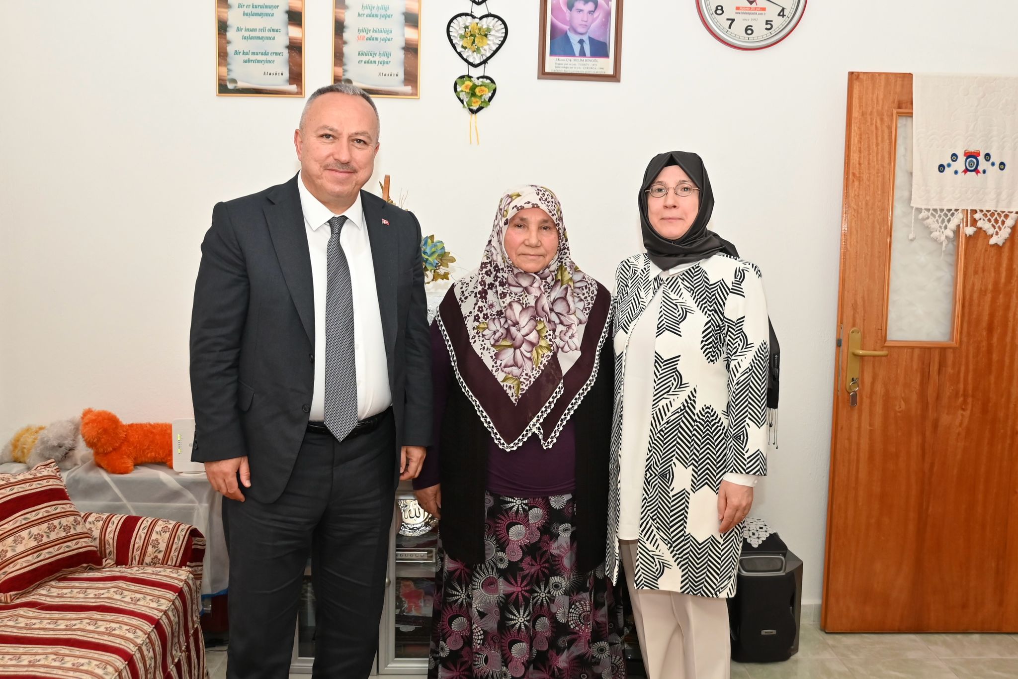 Vali Ali Fidan&rsquo;dan Şehit Annesine Bayram Ziyareti
