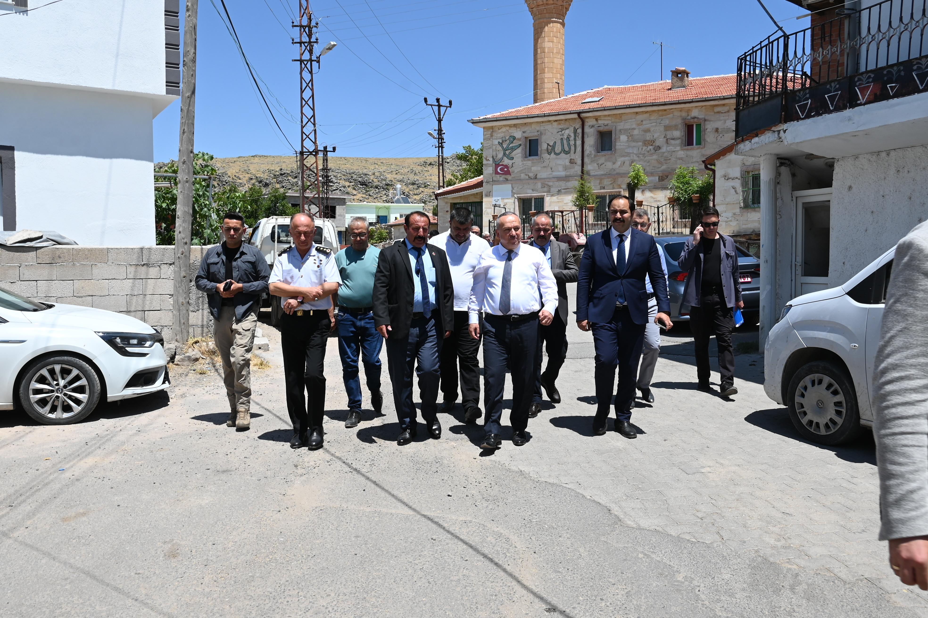 Vali Fidan Acıg&ouml;l K&ouml;ylerinde Vatandaşlarla Buluştu