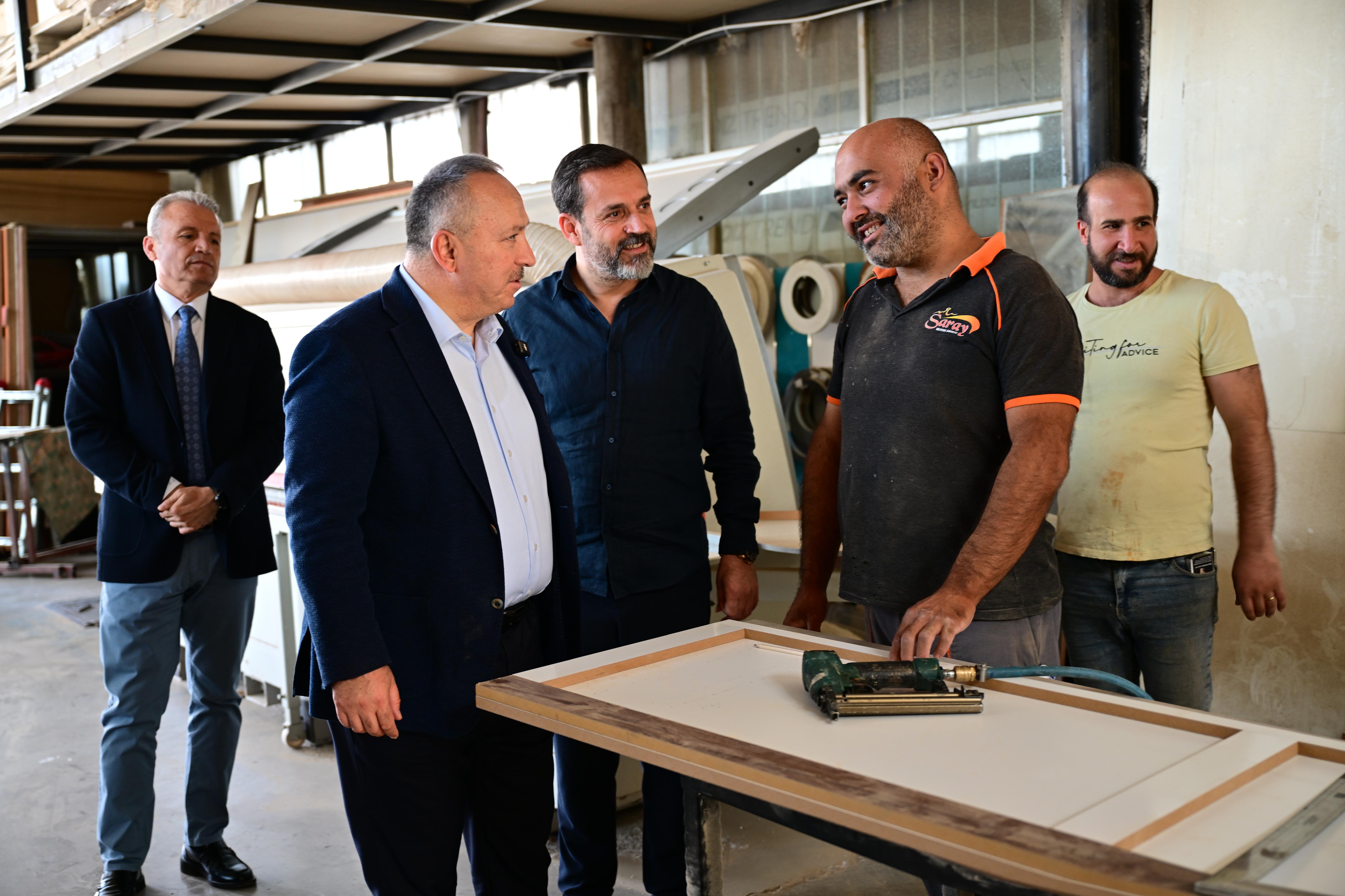 Vali Ali Fidan, Lale Sanayi Sitesi Esnafını Ziyaret Etti
