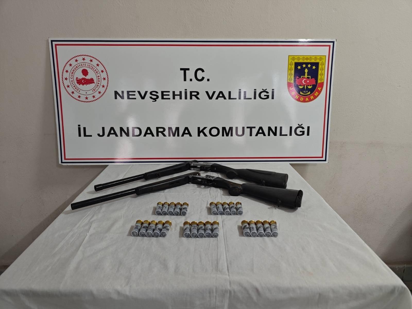 Nevşehir&rsquo;de Yol Kontrol&uuml;nde Ruhsatsız Av T&uuml;fekleri Ele Ge&ccedil;irildi