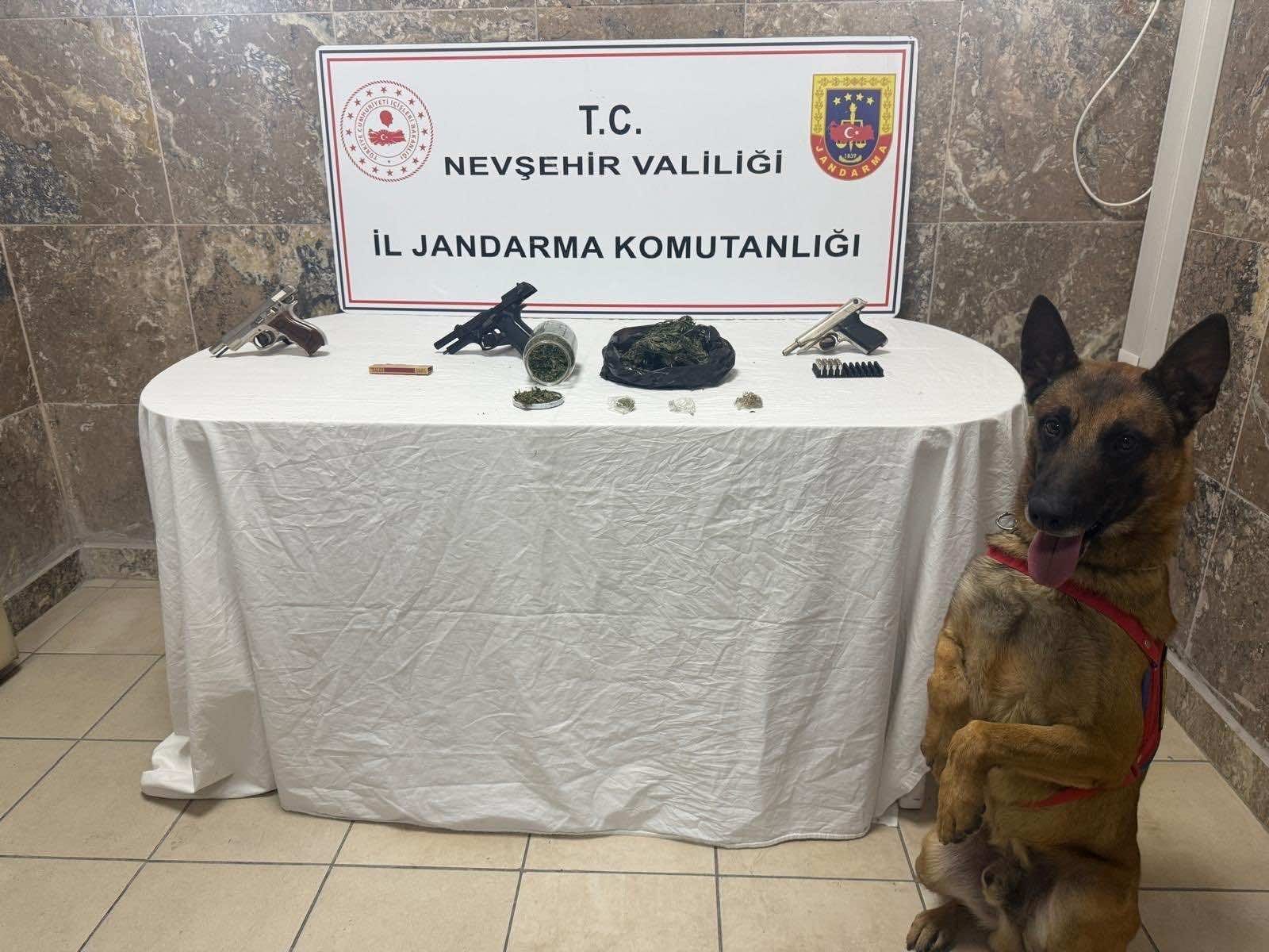 &Uuml;rg&uuml;p&rsquo;te Esrar ve Silah Ele Ge&ccedil;irildi