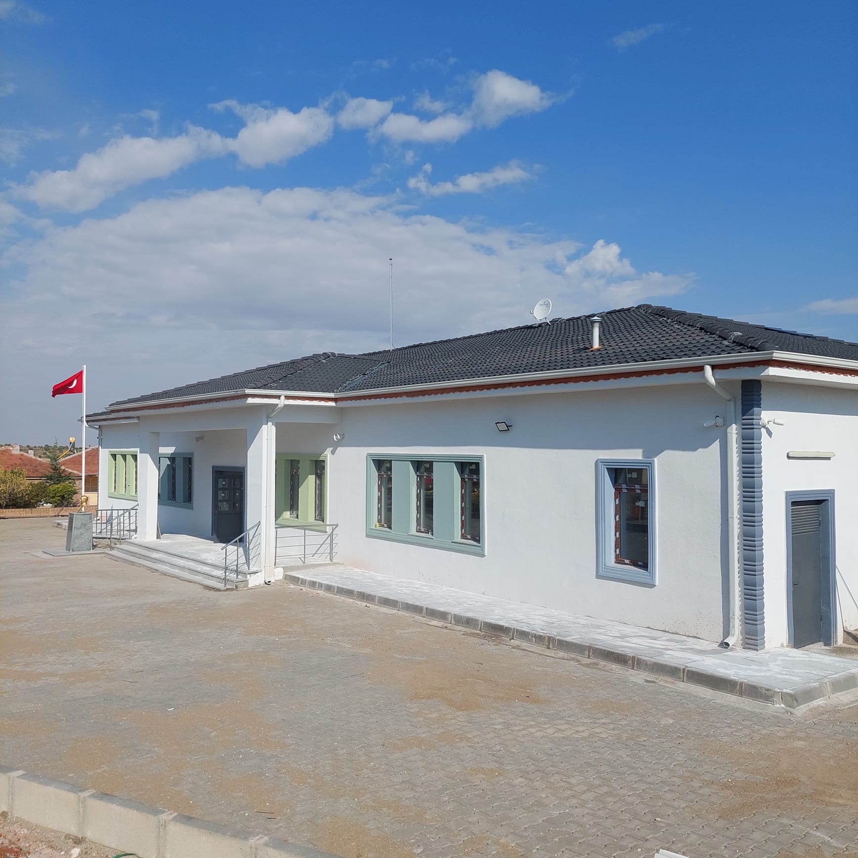 HACIBEKTAŞ KIZILAĞIL K&Ouml;Y&Uuml; İLKOKULU YENİ BİNASINDA EĞİTİME BAŞLADI