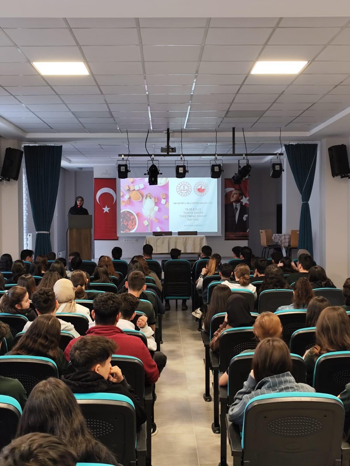 NEVŞEHİRDE "D&Uuml;NYA ŞEKER T&Uuml;KETİMİNE DİKKAT HAFTASI" ETKİNLİKLERİ KAPSAMINDA OKULLARDA EĞİTİM VERİLDİ