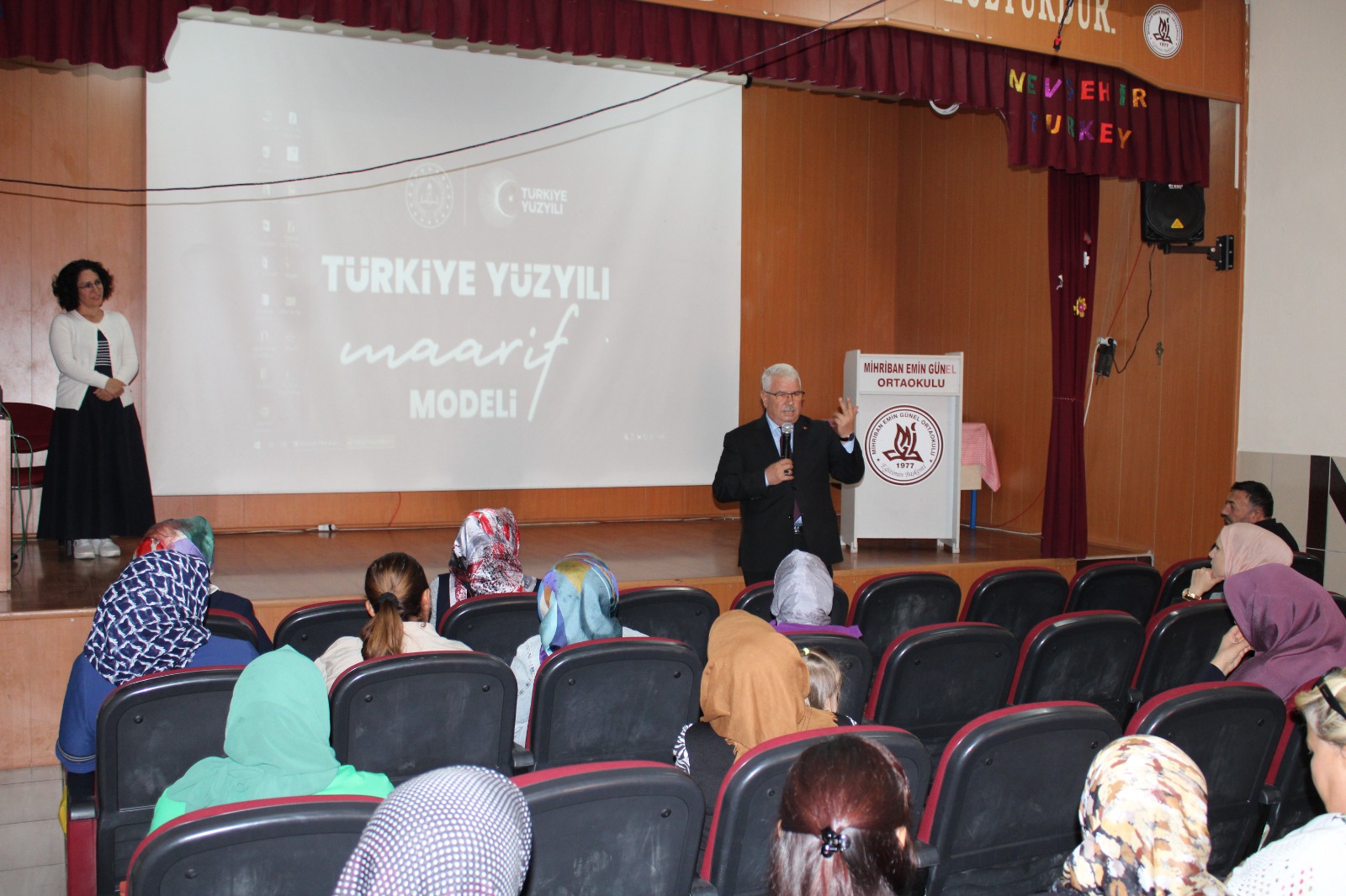 "T&Uuml;RKİYE Y&Uuml;ZYILI MAARİF MODELİ" VELİLERE TANITILDI