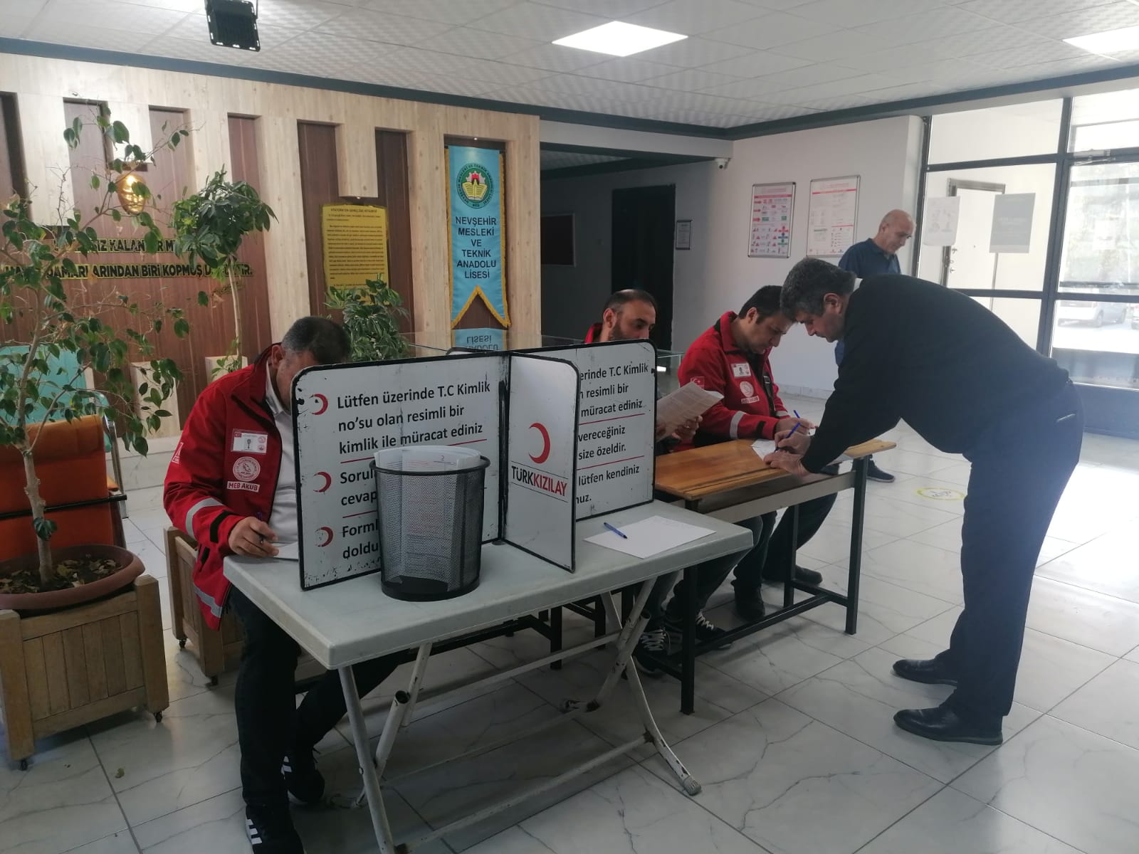 ''KIZILAY HAFTASI'' ETKİNLİKLERİ KAPSAMINDA KAN BAĞIŞI KAMPANYASI D&Uuml;ZENLENDİ