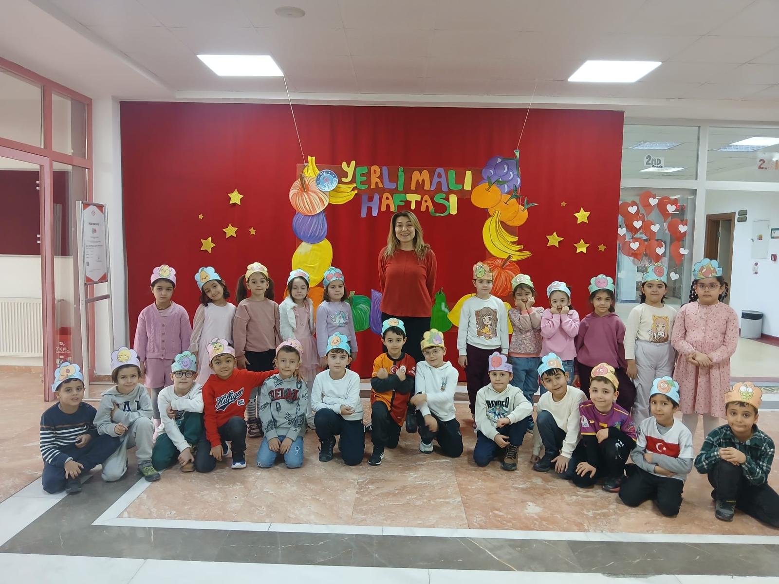 ALTINYILDIZ İLK&Ouml;ĞRETİM KURUMLARINDA TUTUM, YATIRIM VE YERLİ MALI HAFTASI COŞKUYLA KUTLANDI