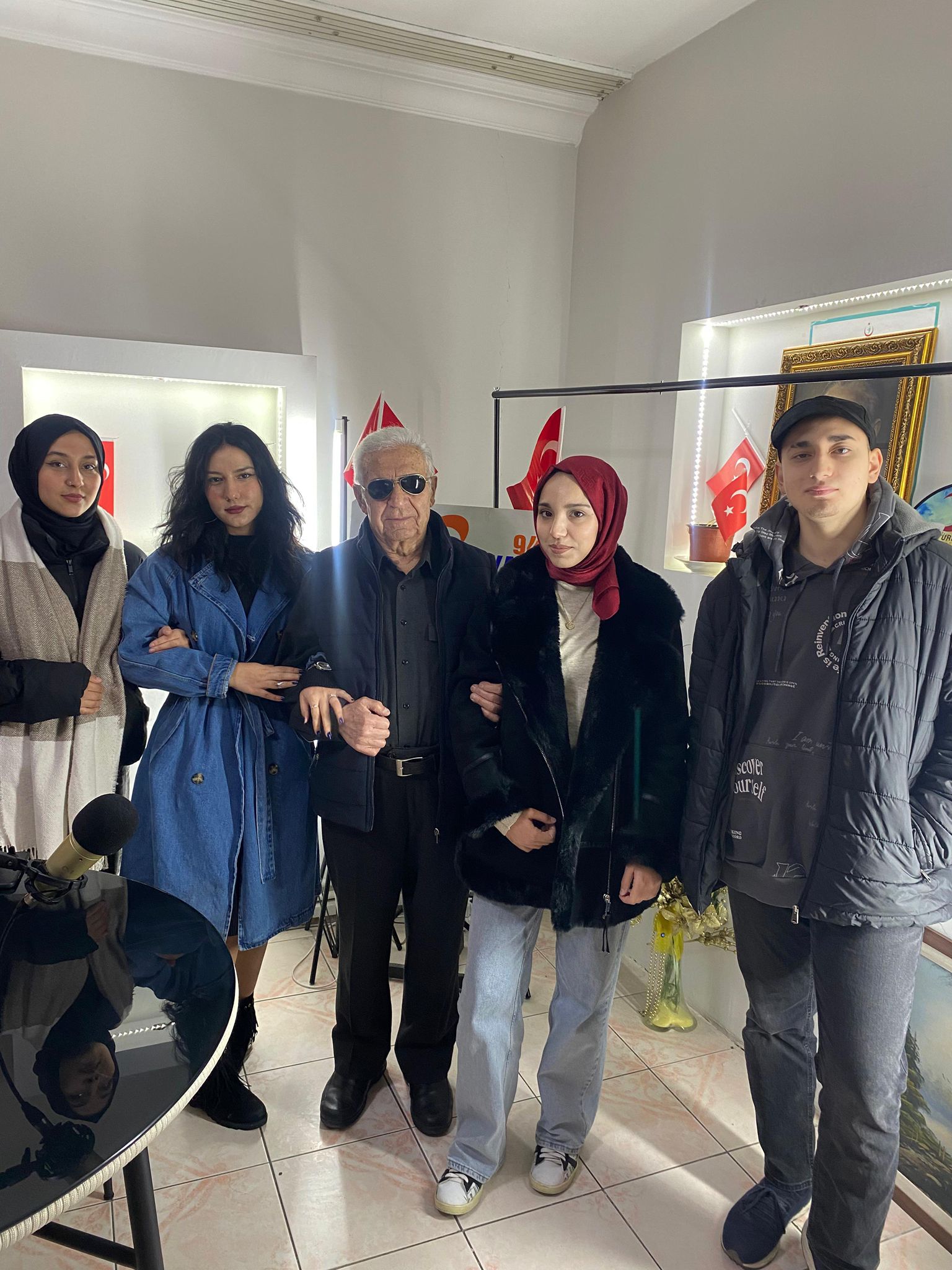 Kapadokya FM Ailesi, 2025 Yılını Kutluyor ve T&uuml;m Dinleyicilerine Sağlık, Huzur ve Mutluluk Diliyor